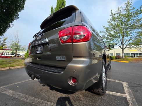 Used 2011 Toyota Sequoia Limited image 12