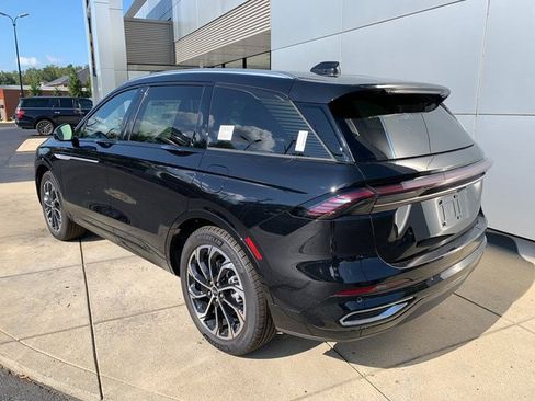 New 2026 Lincoln Nautilus Reserve AWD/4WD image 3