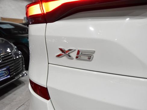 Used 2023 BMW X5 xDrive40i w/ M Sport Package image 9