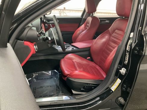 Used 2019 Alfa Romeo Giulia Ti Sport w/ Quick Order Package 22U Sport image 3