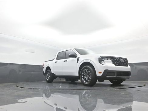 New 2025 Ford Maverick XLT image 31