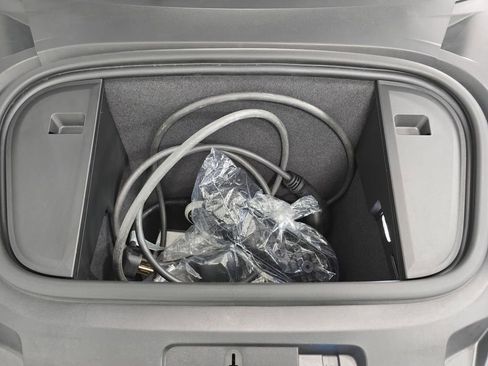 Certified 2023 Porsche Taycan w/ Premium Package RWD image 32