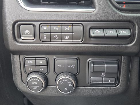 Used 2024 Chevrolet Tahoe High Country AWD/4WD image 22