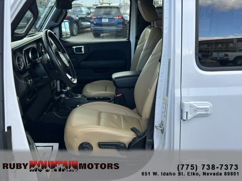 Used 2018 Jeep Wrangler Unlimited Sahara w/ Cold Weather Group image 11