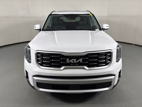 Used 2025 Kia Telluride S FWD image 3