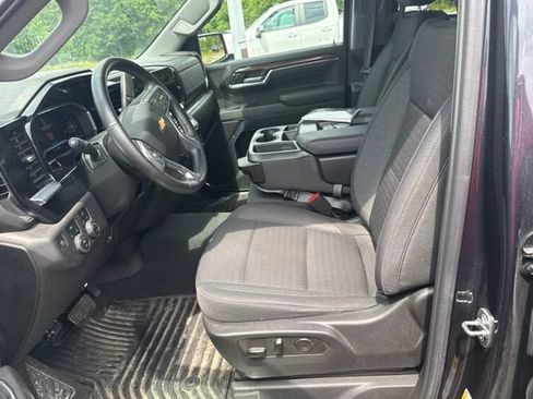 Used 2023 Chevrolet Silverado 1500 LT AWD/4WD image 7