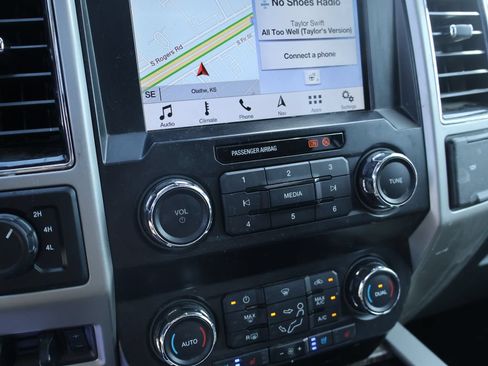Used 2019 Ford F250 Lariat w/ Lariat Ultimate Package AWD/4WD image 40