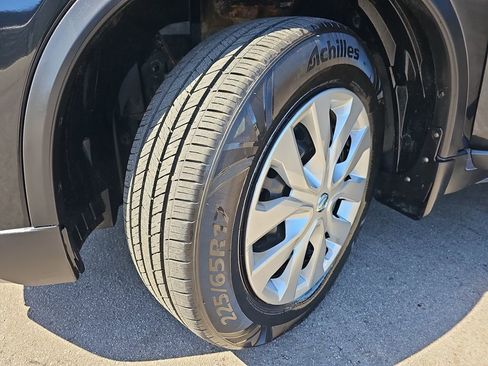 Used 2019 Nissan Rogue S image 33