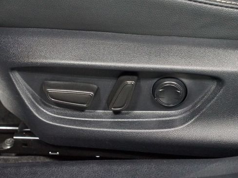 Used 2025 Toyota Camry SE FWD image 33