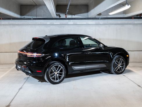 Certified 2025 Porsche Macan Turbo AWD/4WD image 7