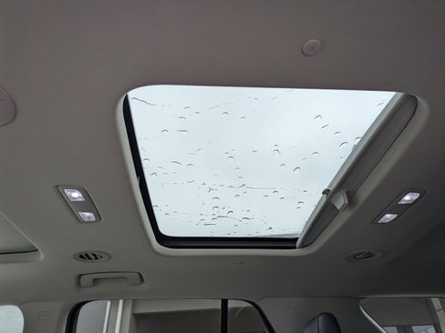 Used 2018 Chevrolet Traverse Premier w/ Redline Edition image 17