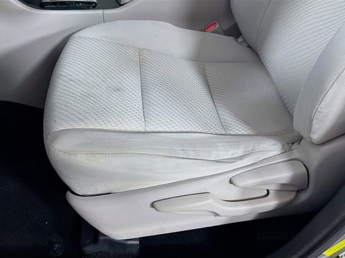Used 2015 Toyota Highlander LE FWD image 22