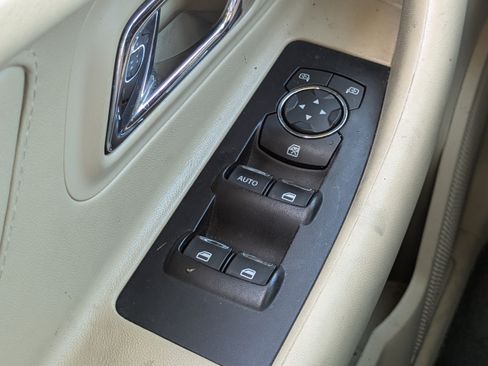 Used 2017 Ford Taurus SE FWD image 20