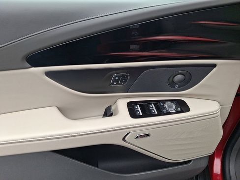 Certified 2024 Lincoln Nautilus Premier w/ Equipment Group 102A image 12