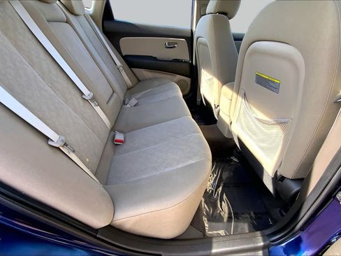 Used 2010 Hyundai Elantra GLS FWD image 19
