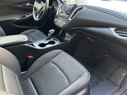Certified 2024 Chevrolet Malibu LS image 18