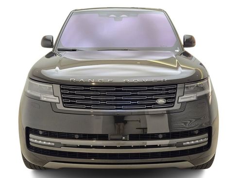 Used 2023 Land Rover Range Rover SE image 2