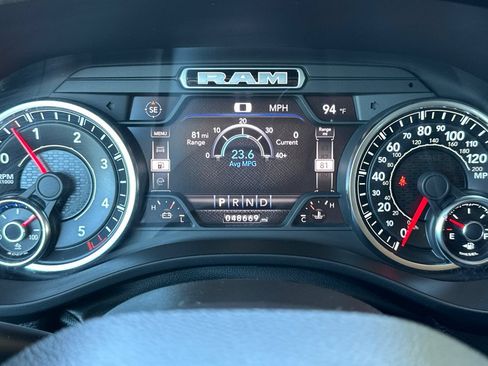 Used 2022 RAM 1500 Laramie AWD/4WD image 38