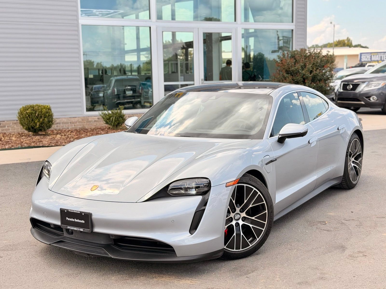 Used 2020 Porsche Taycan 4S w/ Premium Package AWD/4WD image 6