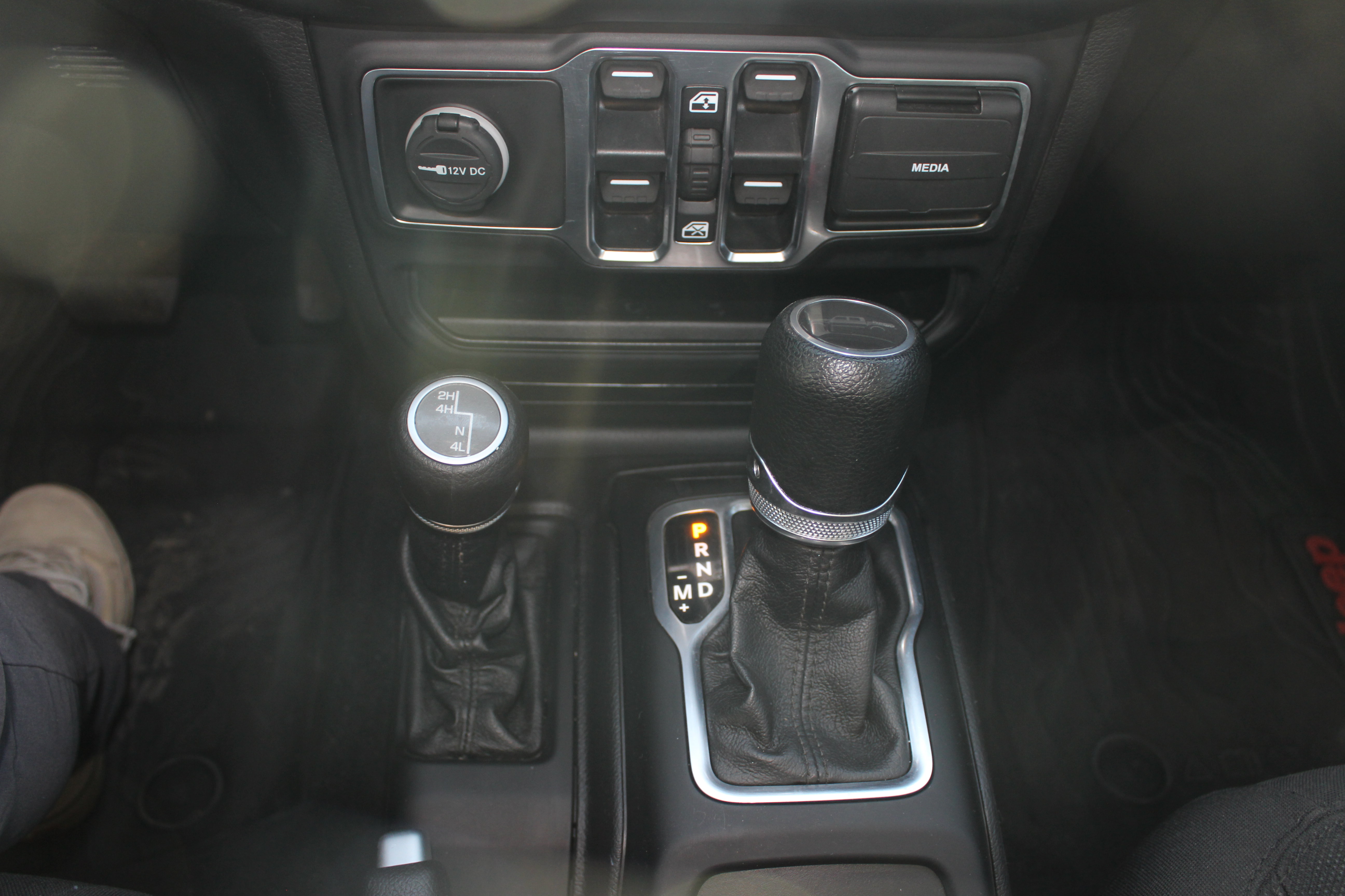 Used 2020 Jeep Gladiator Sport AWD/4WD image 11