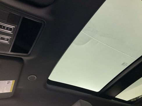 Used 2025 Land Rover Range Rover Evoque S image 24