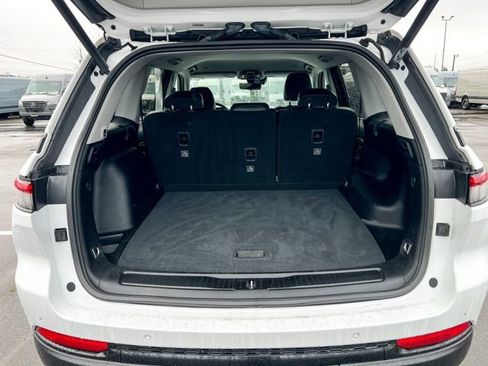 Used 2023 Jeep Grand Cherokee Limited w/ Luxury Tech Group II image 9