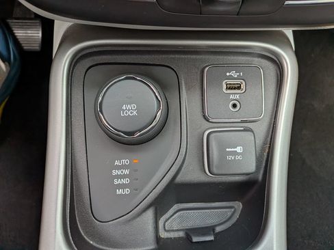 Used 2019 Jeep Compass Latitude w/ Popular Equipment Group AWD/4WD image 35