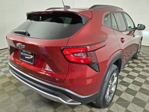 Used 2024 Chevrolet Trax LT w/ Driver Confidence Package image 5