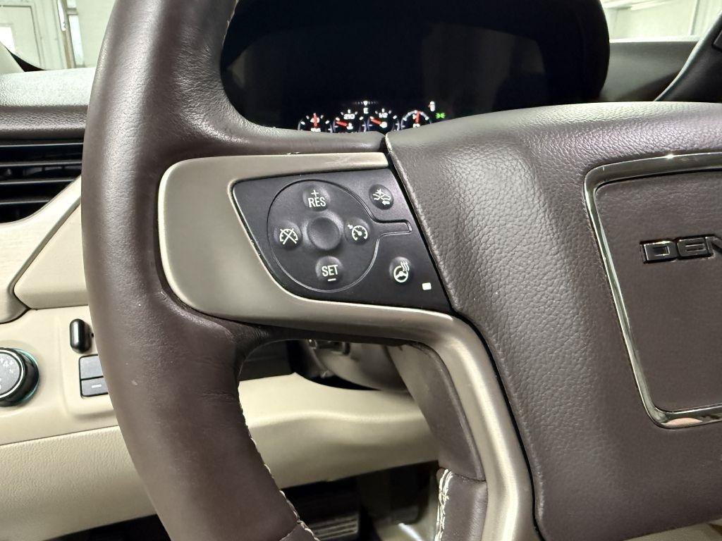 Used 2017 GMC Yukon XL Denali w/ Open Road Package AWD/4WD image 20