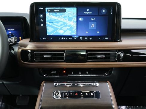 New 2026 Lincoln Aviator Reserve w/ Jet Appearance Package AWD/4WD image 26