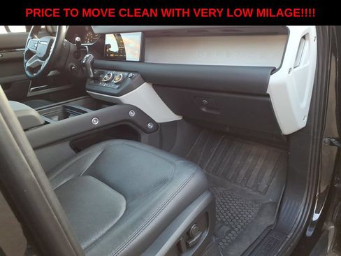 Used 2024 Land Rover Defender 110 S AWD/4WD image 10