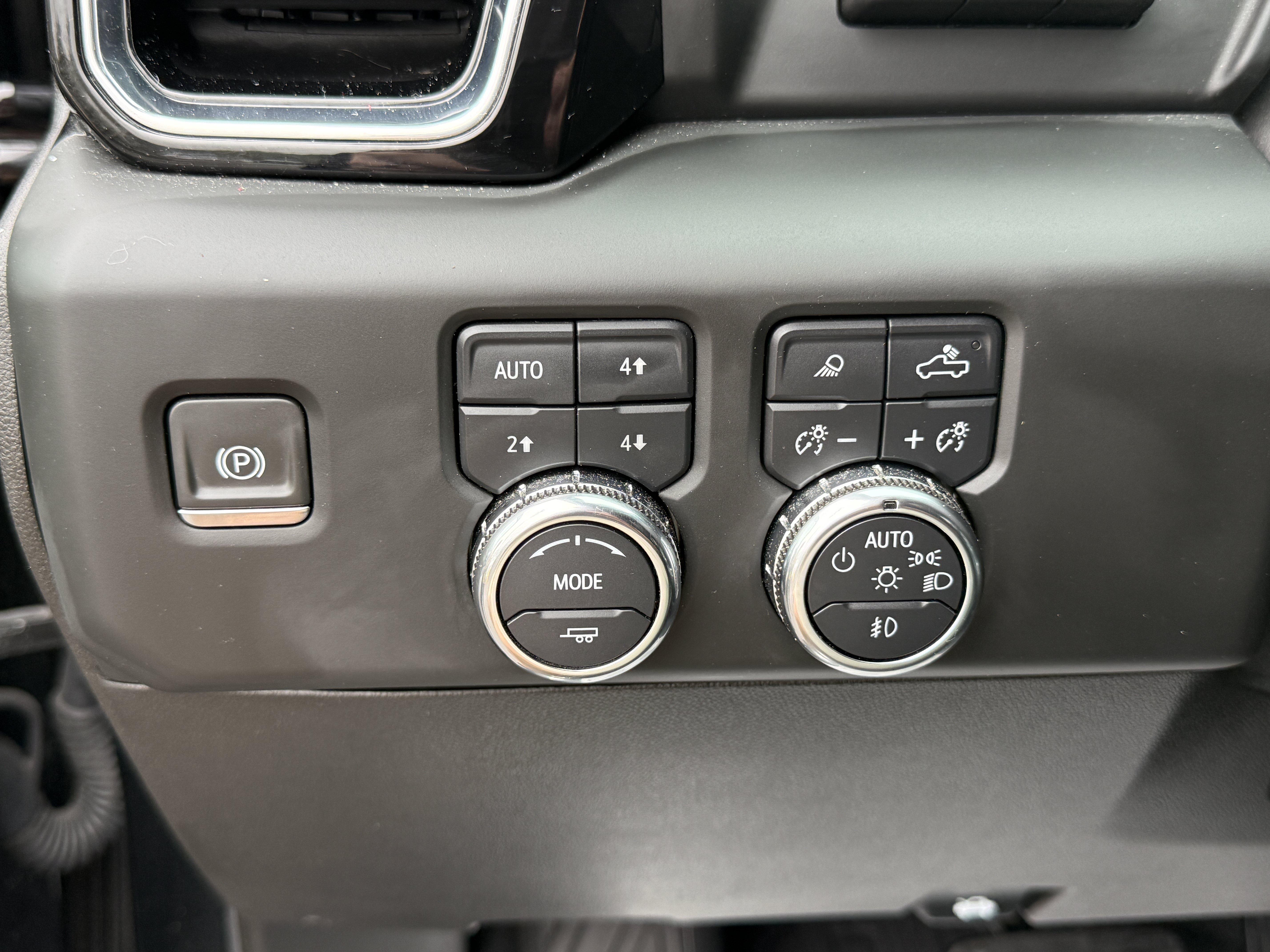 Used 2024 GMC Sierra 2500 Denali w/ Denali Reserve Package AWD/4WD image 34