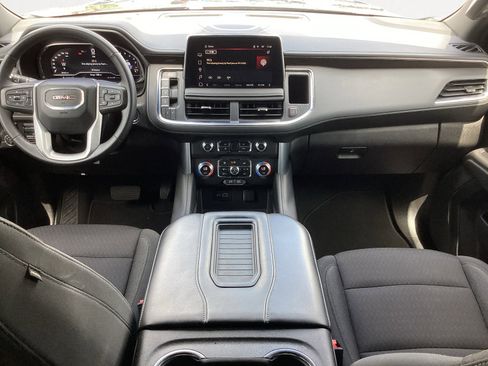 Used 2024 GMC Yukon SLE w/ Gmc Pro Safety Plus Package RWD image 4