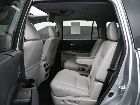 Used 2022 Honda Pilot Touring image 19