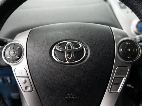 Used 2016 Toyota Prius V Four image 17