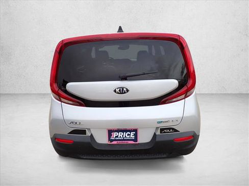 Used 2020 Kia Soul EX image 3