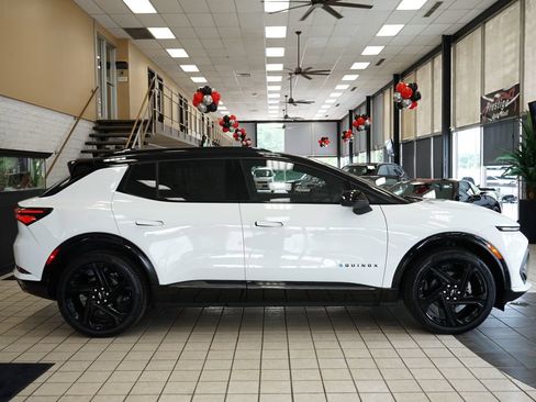 Used 2024 Chevrolet Equinox EV RS FWD image 20