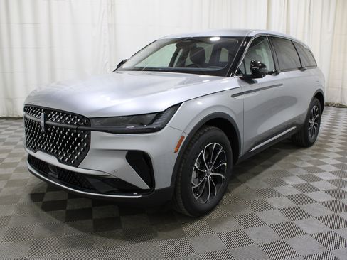 Used 2025 Lincoln Nautilus Premier AWD/4WD image 29