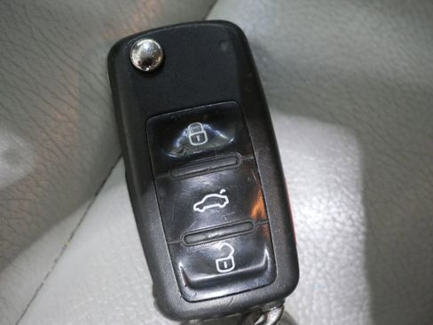 Used 2017 Volkswagen Tiguan Limited w/ Alloy Wheels Package AWD/4WD image 26
