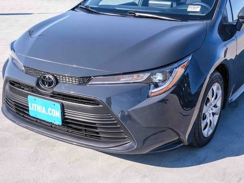 Used 2025 Toyota Corolla LE FWD image 11