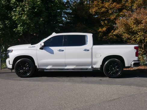 Used 2021 Chevrolet Silverado 1500 High Country w/ Technology Package image 18