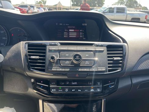 Used 2016 Honda Accord Sport image 18