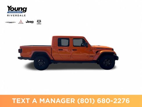 Used 2025 Jeep Gladiator Sport AWD/4WD image 6