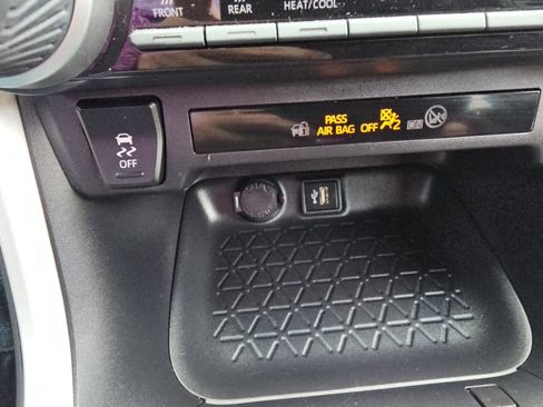 Certified 2025 Toyota RAV4 XLE AWD/4WD image 19