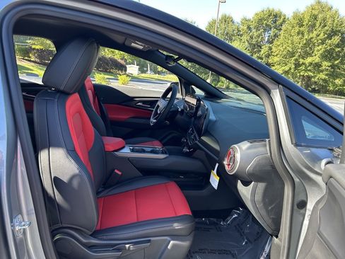 New 2025 Chevrolet Equinox EV RS image 41