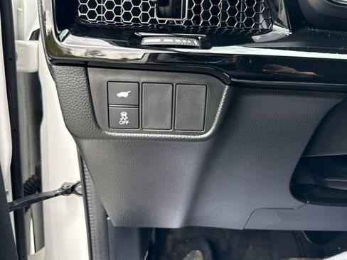 Used 2025 Honda CR-V EX-L image 32