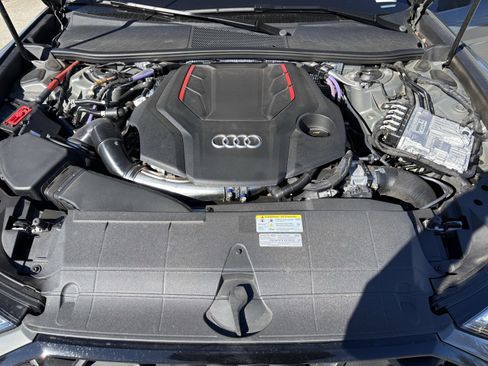 Certified 2025 Audi S6 Premium Plus image 32