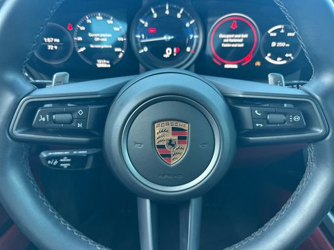 Used 2024 Porsche 911 Carrera w/ Premium Package image 22