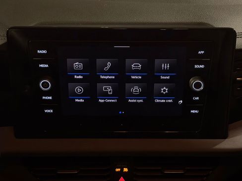 Used 2025 Volkswagen Jetta SE w/ Sunroof Package FWD image 27