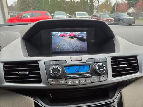 Used 2011 Honda Odyssey EX-L image 17